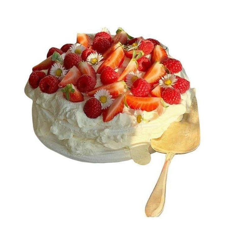 Pavlova dessert